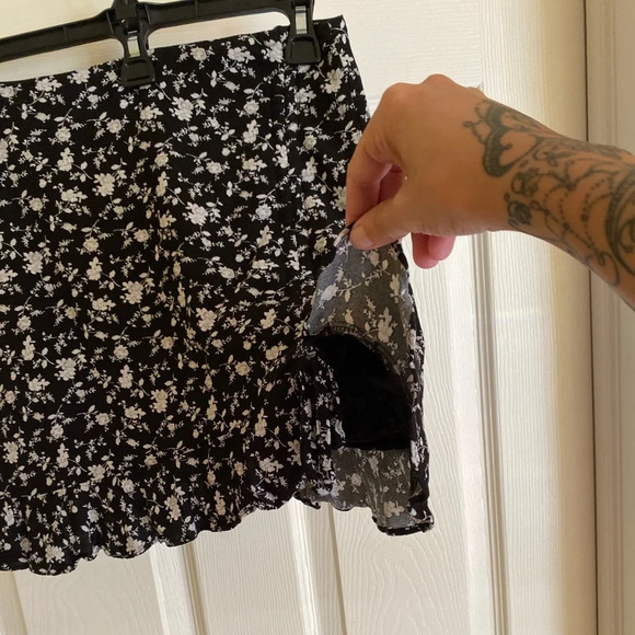 Forever 21 skirt - Picture 3 of 4